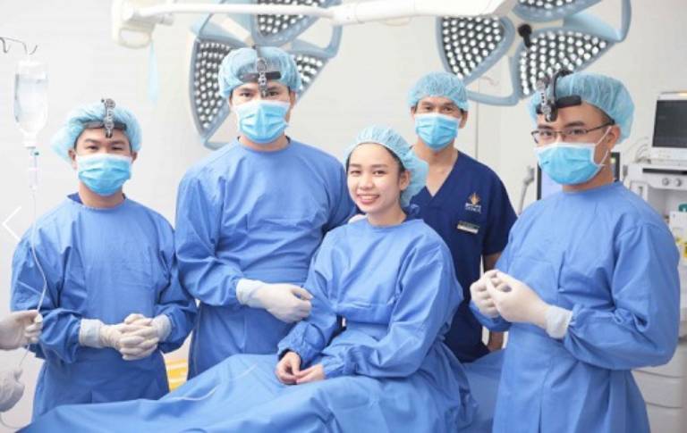 Top 9 bác sĩ nâng ngực giỏi, nổi tiếng hàng đầu Việt Nam