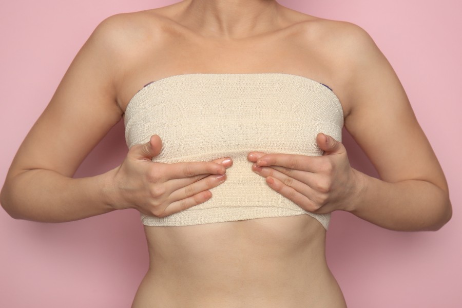 Sau khi nâng ngực có thể đau và sưng nhẹ, cần chăm sóc kỹ để nhanh hồi phục