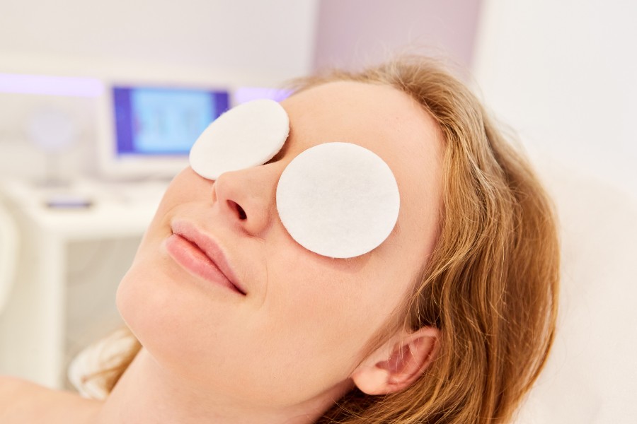 Chăm sóc sau phẫu thuật là yếu tố quan trong giúp tăng độ bền cho mí mắt