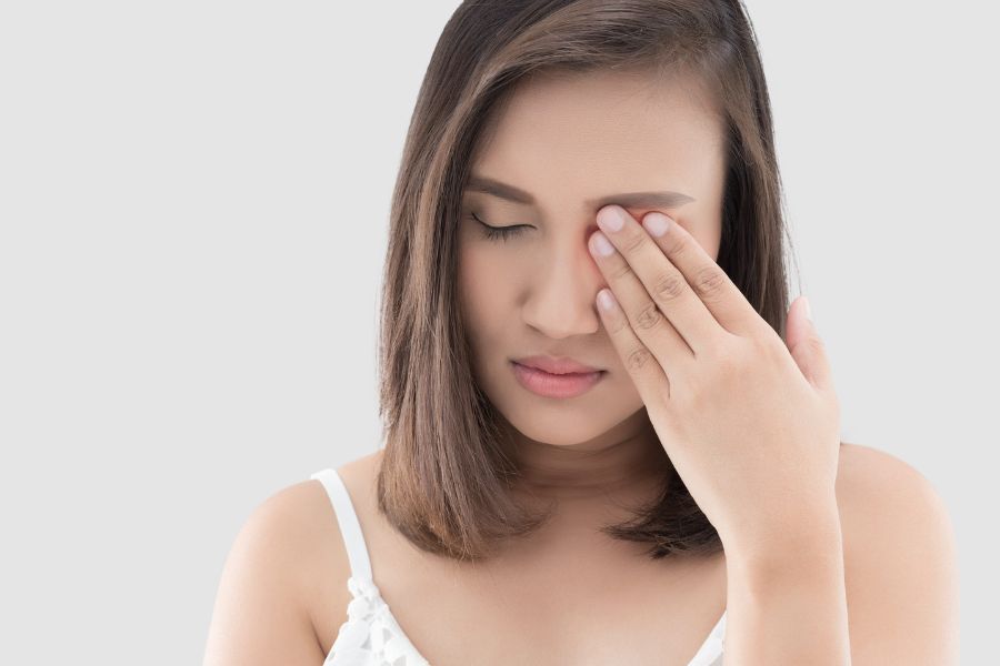 Nhấn mí bị sưng mủ có thể ảnh hưởng đến kết quả của mí mắt sau khi nhấn