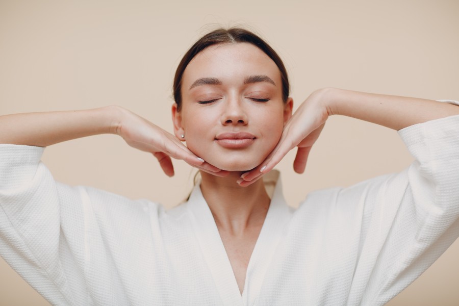 7 Bài tập làm căng da mặt, giúp nâng cơ trẻ hóa da hiệu quả
