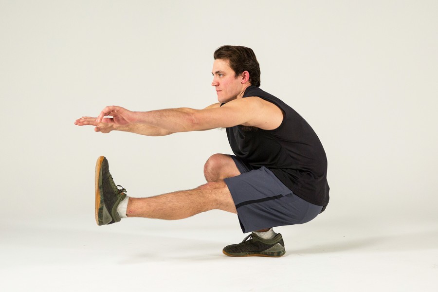 Pistol squat giúp tăng cường sức mạnh và khả năng cân bằng