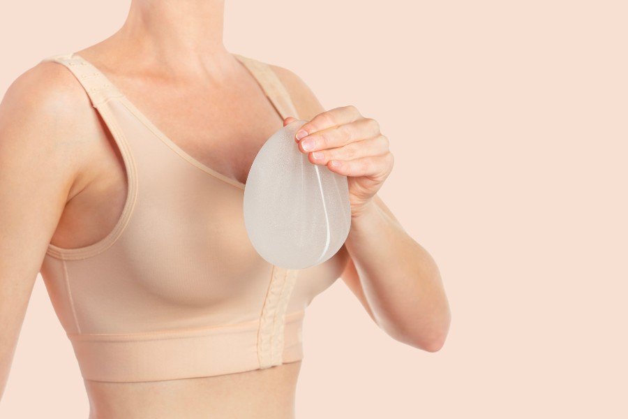 Sử dụng áo lót định hình hỗ trợ sau nâng ngực