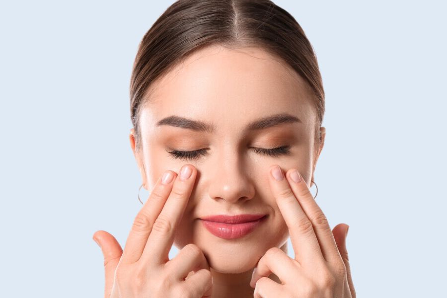Massage để cải thiện quầng thâm mắt